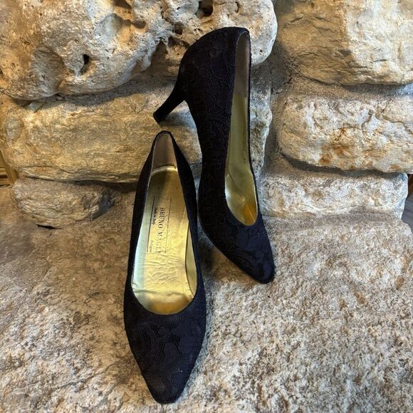 Bruno Magli Shoes - BRUNO MAGLI Vintage Umeko Black Lace Fabric Pumps Heels Women’s Size 8
